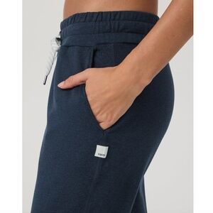Vuori Performance Jogger in Midnight Heather